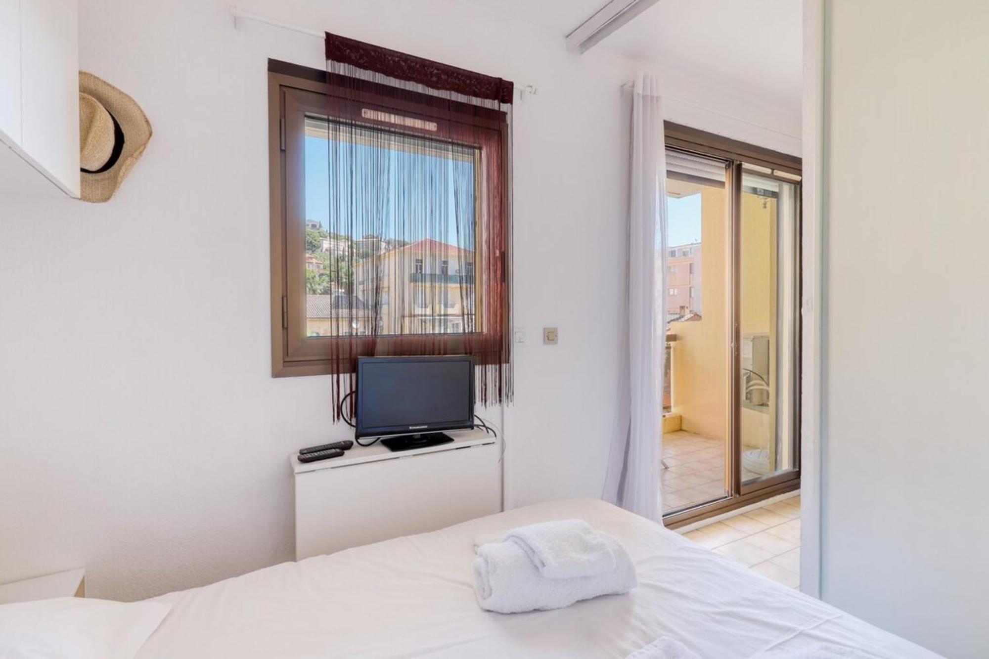 Lavandou - T2 In The City Center - 200 M From The Sea 르 라방두 외부 사진