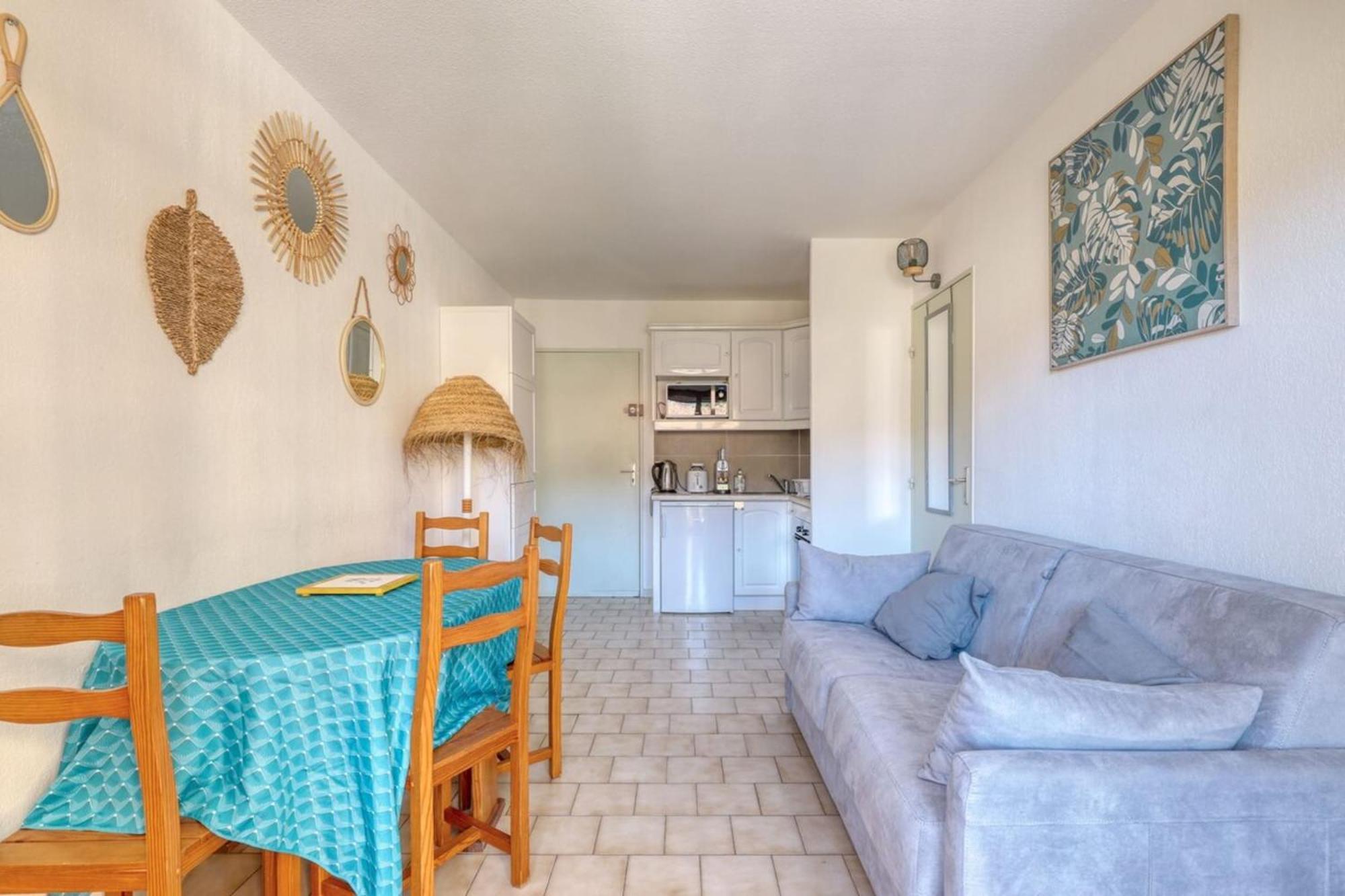 Lavandou - T2 In The City Center - 200 M From The Sea 르 라방두 외부 사진