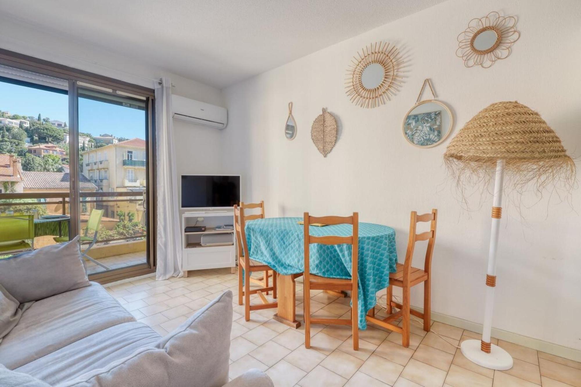 Lavandou - T2 In The City Center - 200 M From The Sea 르 라방두 외부 사진